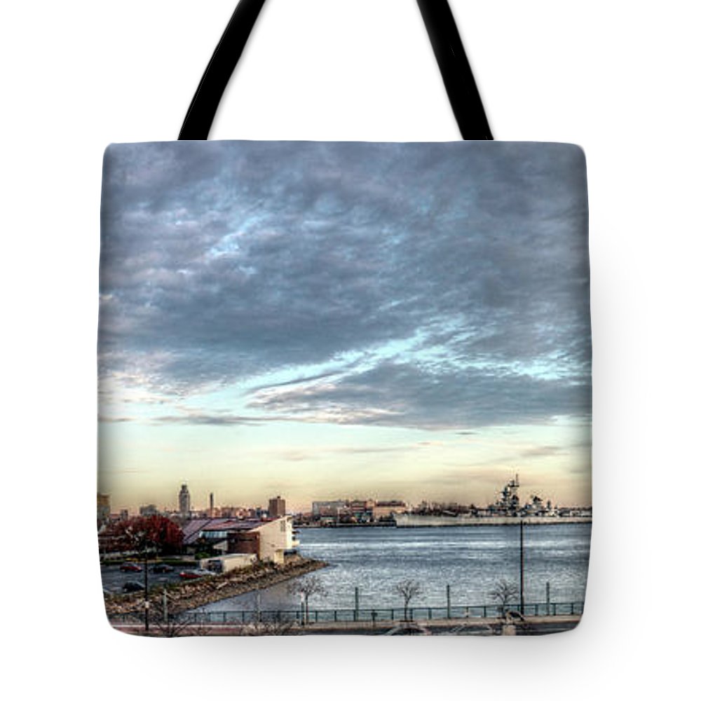Panorama 2395 Penns Landing - Tote Bag