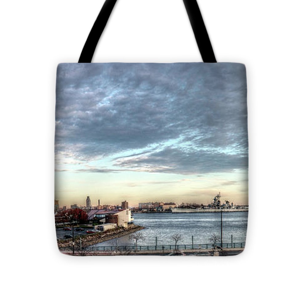 Panorama 2395 Penns Landing - Tote Bag