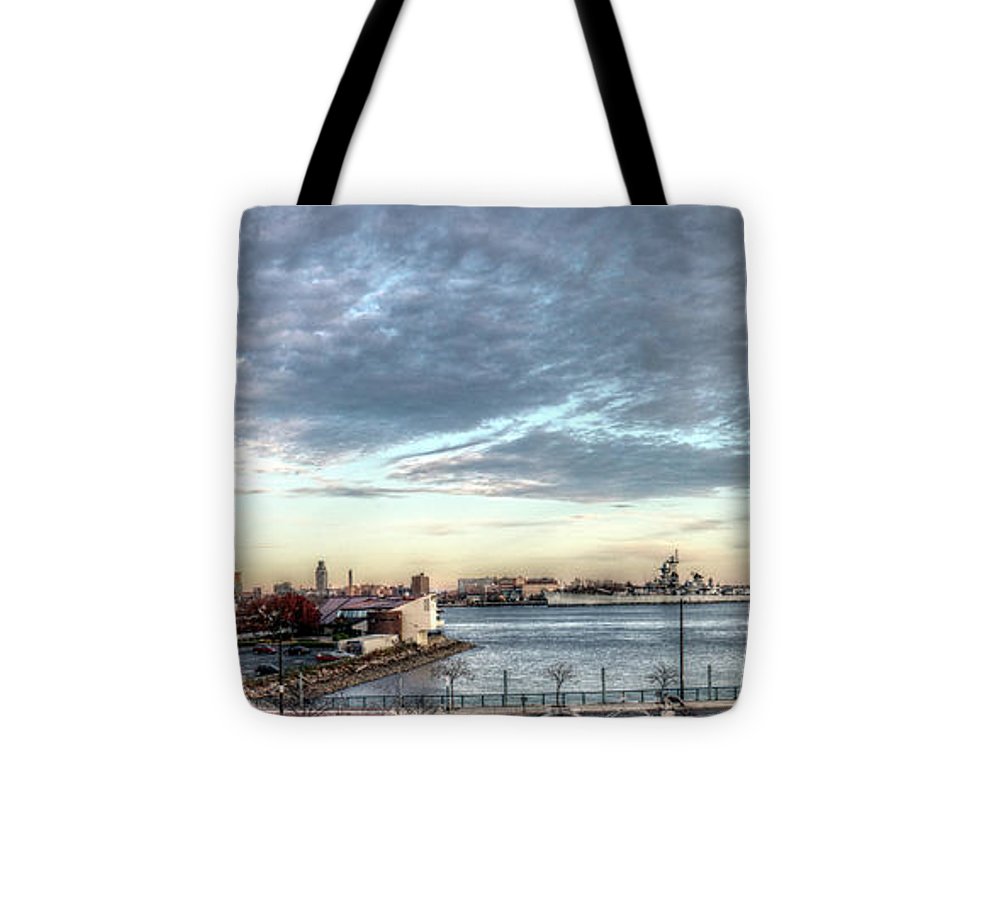 Panorama 2395 Penns Landing - Tote Bag
