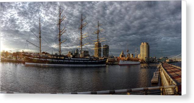Panorama 2402 Moshulu and Olympia - Canvas Print
