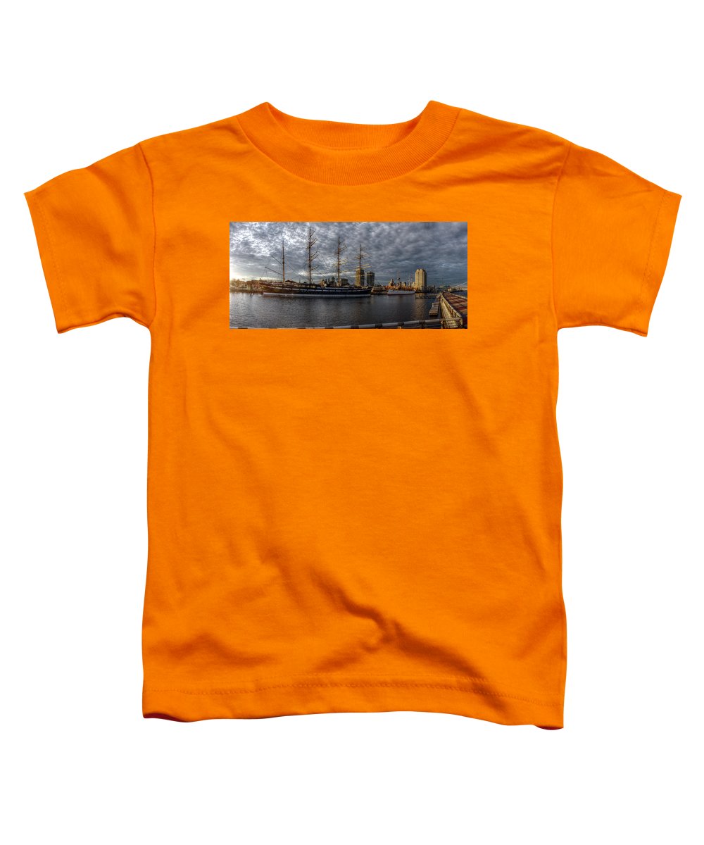 Panorama 2402 Moshulu and Olympia - Toddler T-Shirt