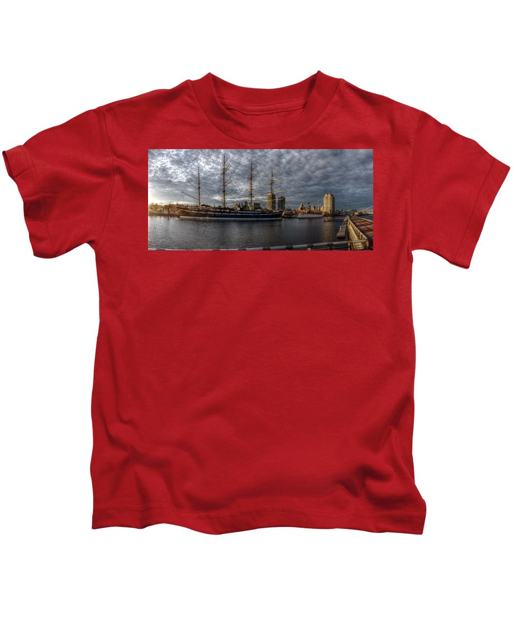 Panorama 2402 Moshulu and Olympia - Kids T-Shirt