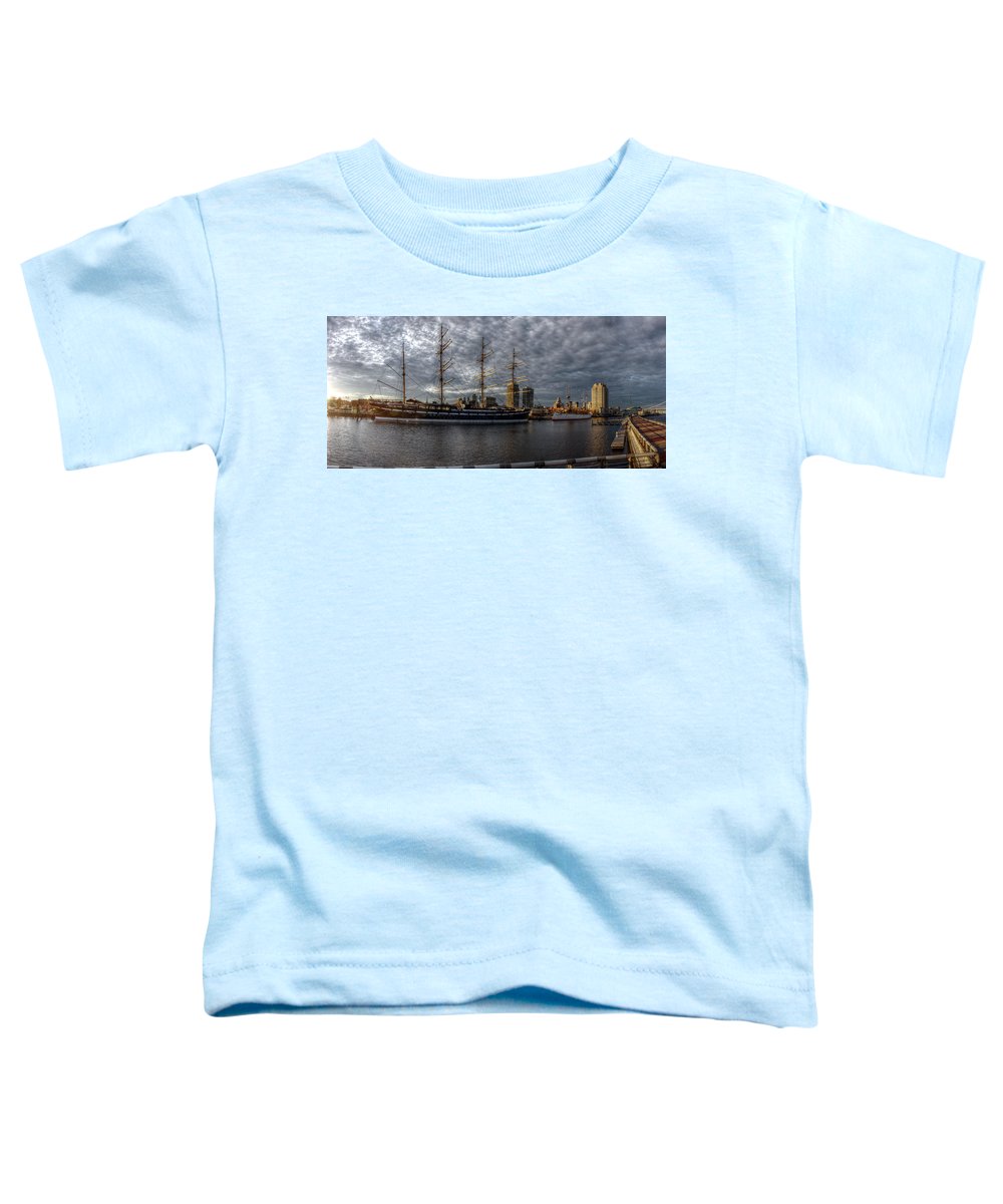 Panorama 2402 Moshulu and Olympia - Toddler T-Shirt