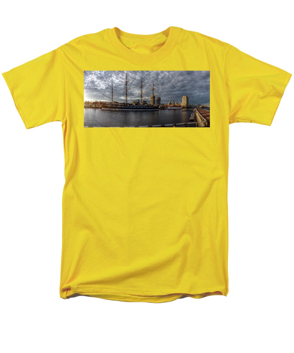 Panorama 2402 Moshulu and Olympia - Men's T-Shirt  (Regular Fit)