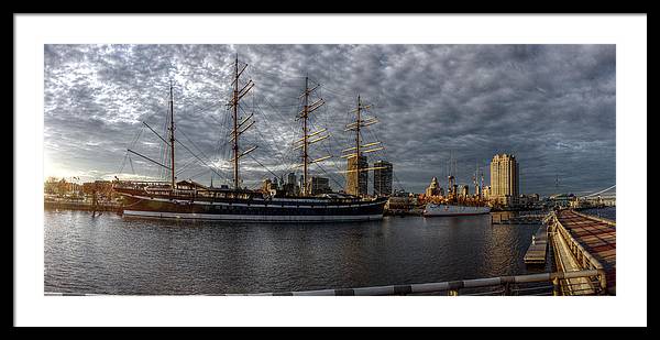 Panorama 2402 Moshulu and Olympia - Framed Print