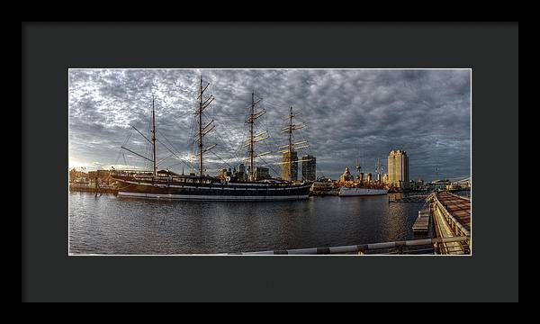 Panorama 2402 Moshulu and Olympia - Framed Print