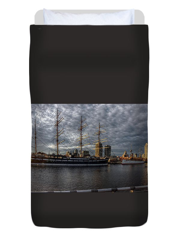 Panorama 2402 Moshulu and Olympia - Duvet Cover