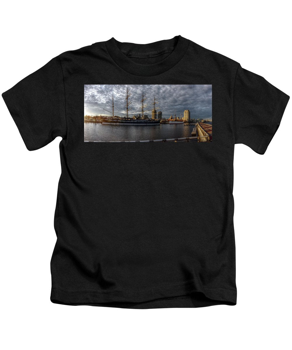 Panorama 2402 Moshulu and Olympia - Kids T-Shirt