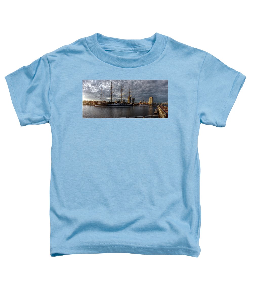 Panorama 2402 Moshulu and Olympia - Toddler T-Shirt