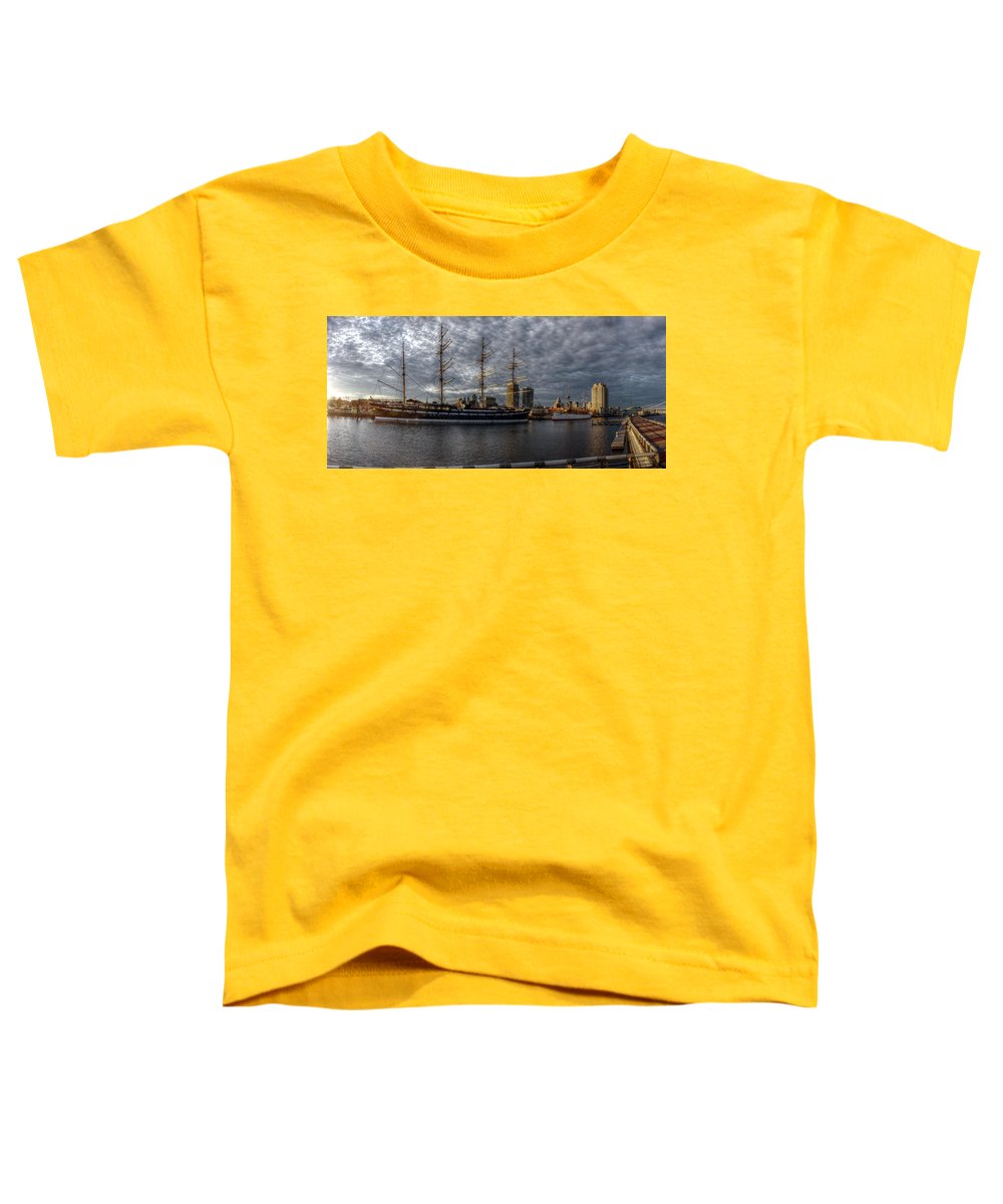 Panorama 2402 Moshulu and Olympia - Toddler T-Shirt