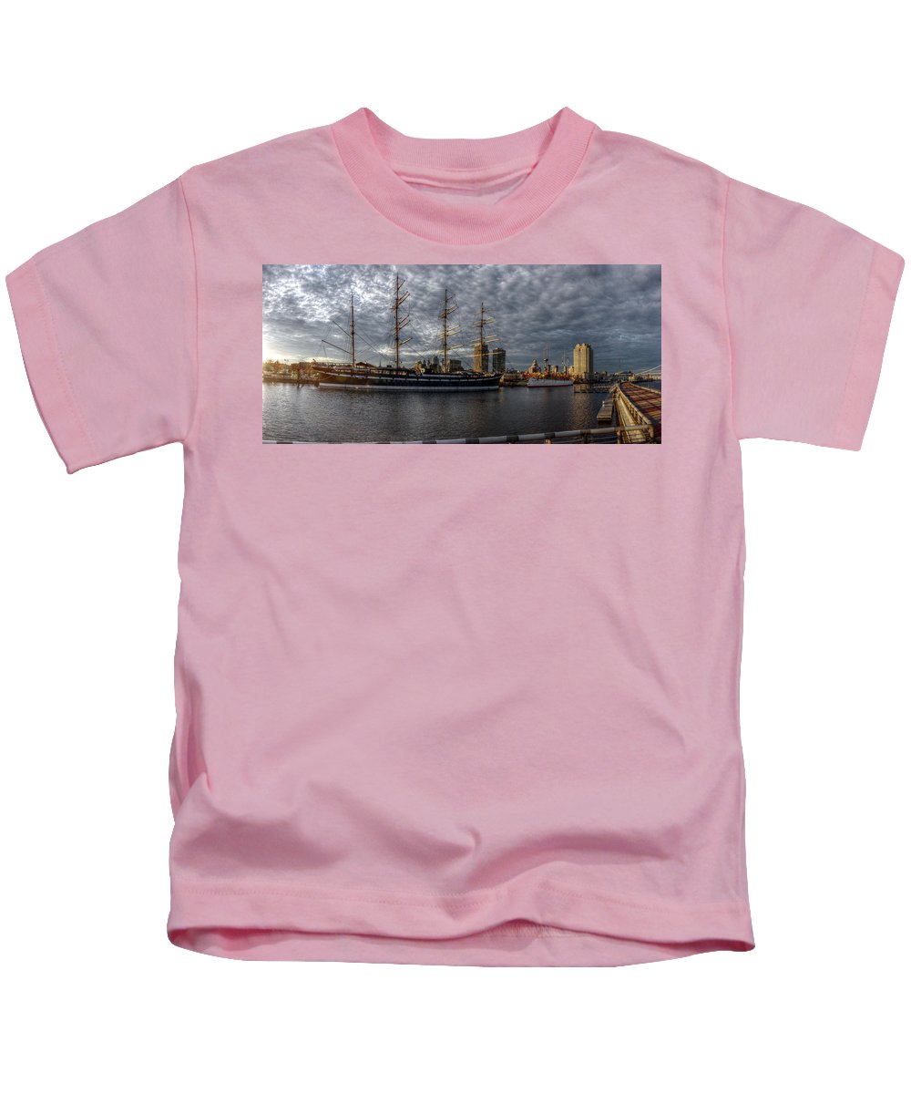 Panorama 2402 Moshulu and Olympia - Kids T-Shirt
