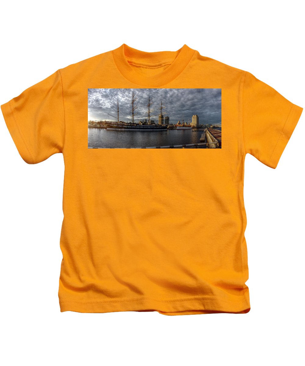 Panorama 2402 Moshulu and Olympia - Kids T-Shirt
