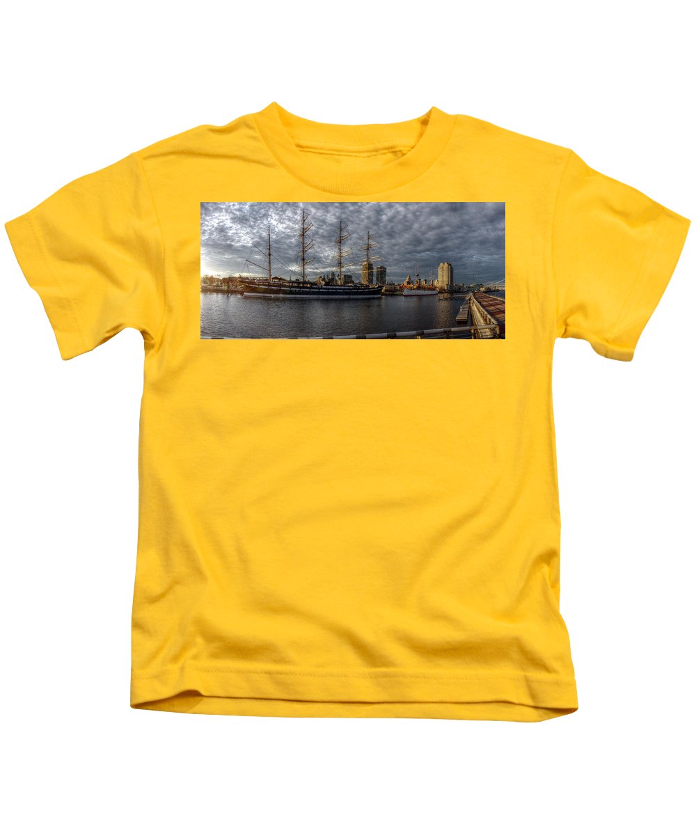 Panorama 2402 Moshulu and Olympia - Kids T-Shirt