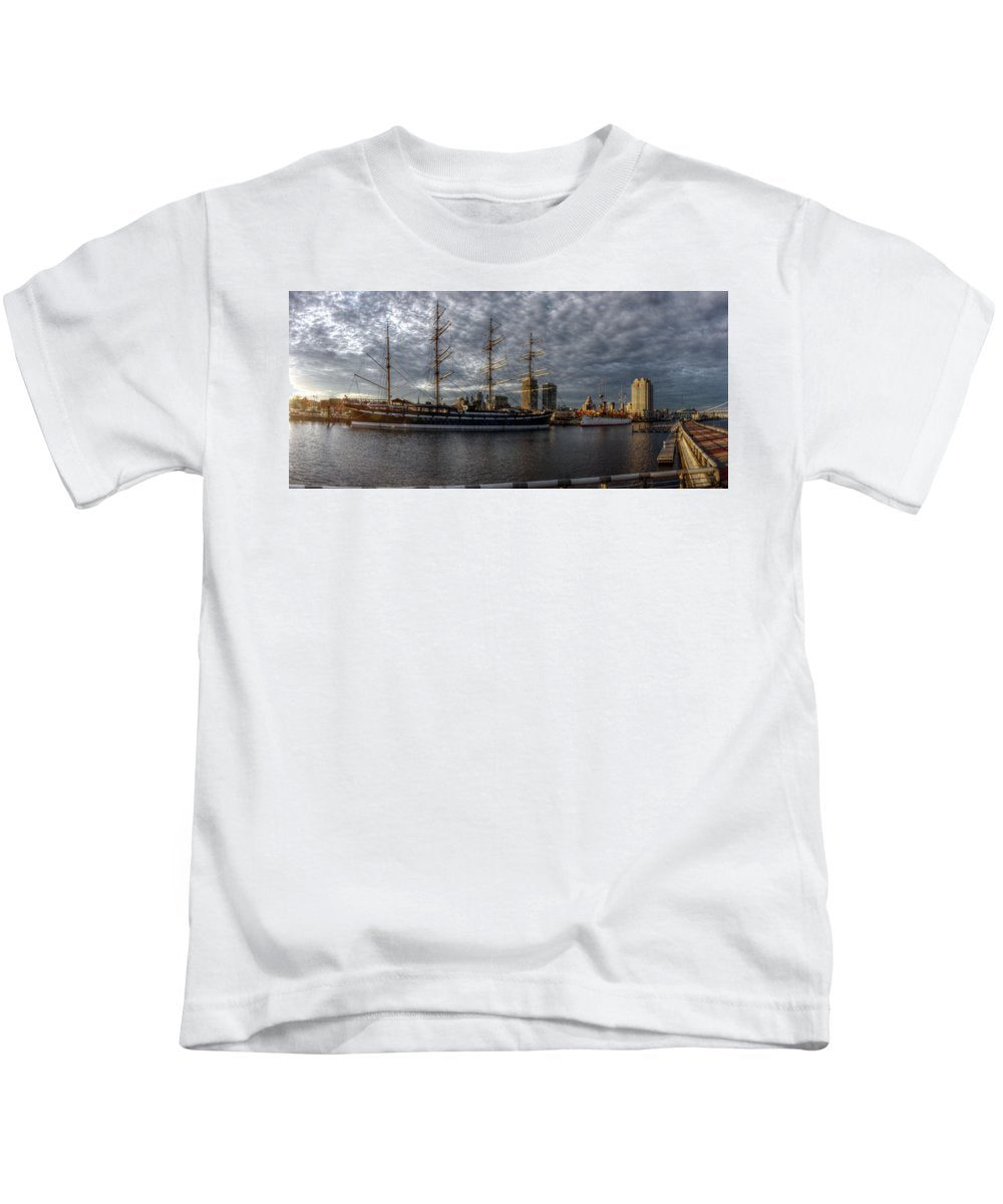 Panorama 2402 Moshulu and Olympia - Kids T-Shirt