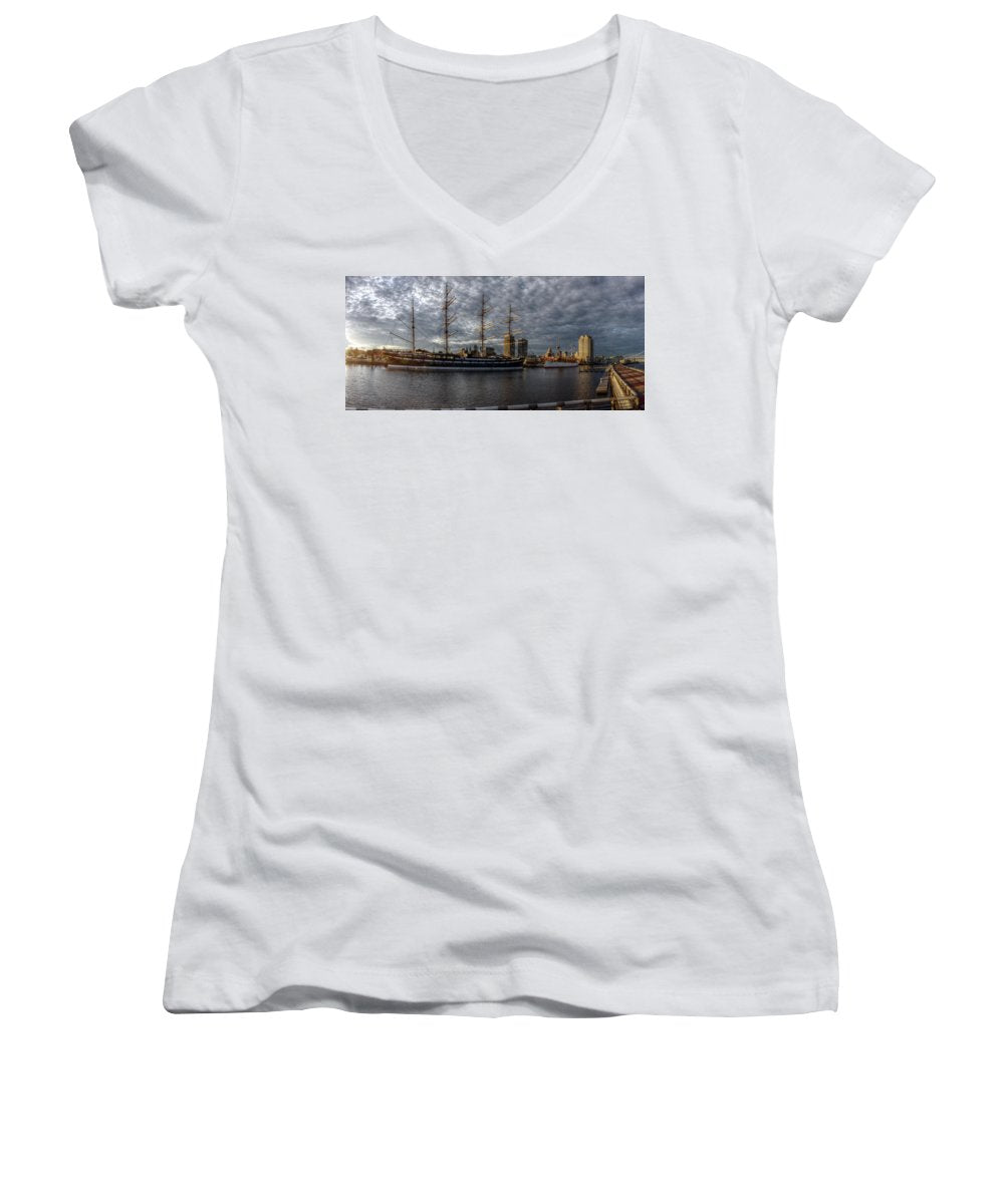 Panorama 2402 Moshulu and Olympia - Women's V-Neck