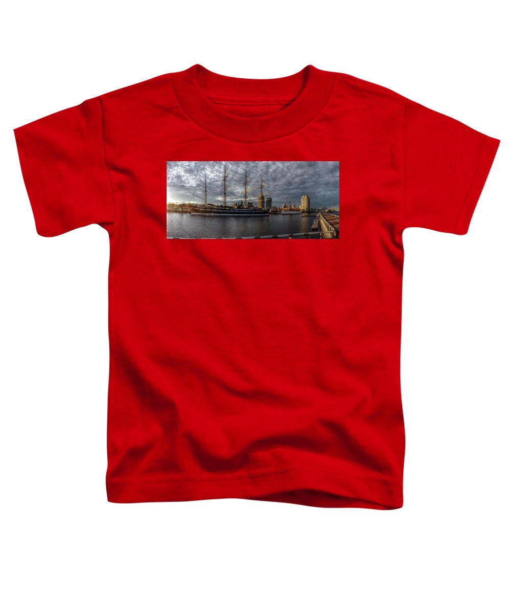 Panorama 2402 Moshulu and Olympia - Toddler T-Shirt