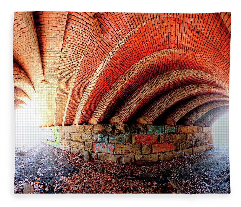 Panorama 2570 Abdondoned Bridge - Blanket
