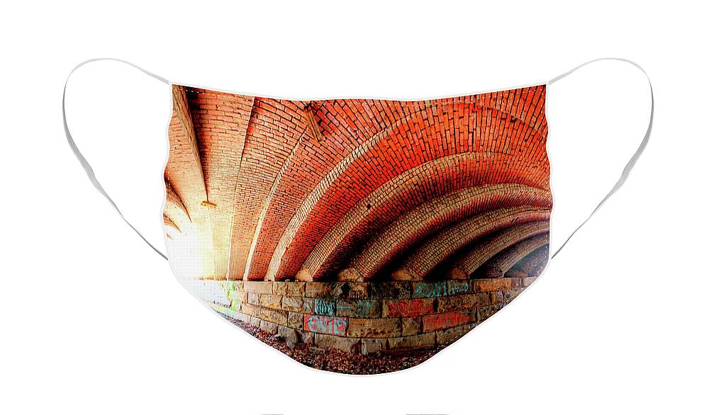 Panorama 2570 Abdondoned Bridge - Face Mask