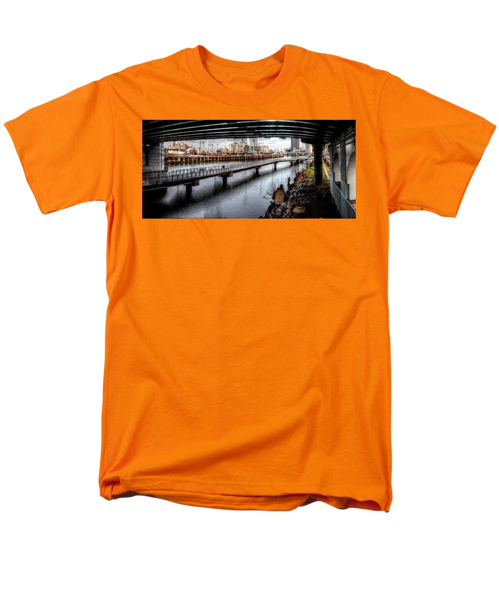Panorama 2624 Schuylkill Banks - Men's T-Shirt (Regular Fit)