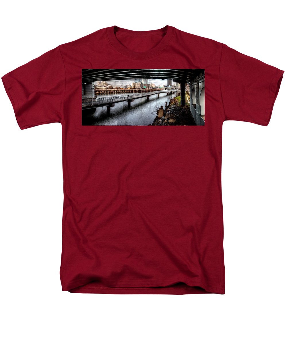 Panorama 2624 Schuylkill Banks - Men's T-Shirt (Regular Fit)