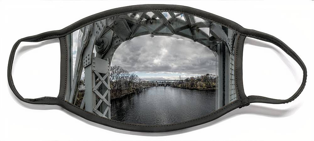 Panorama 3152 Falls Bridge - Face Mask