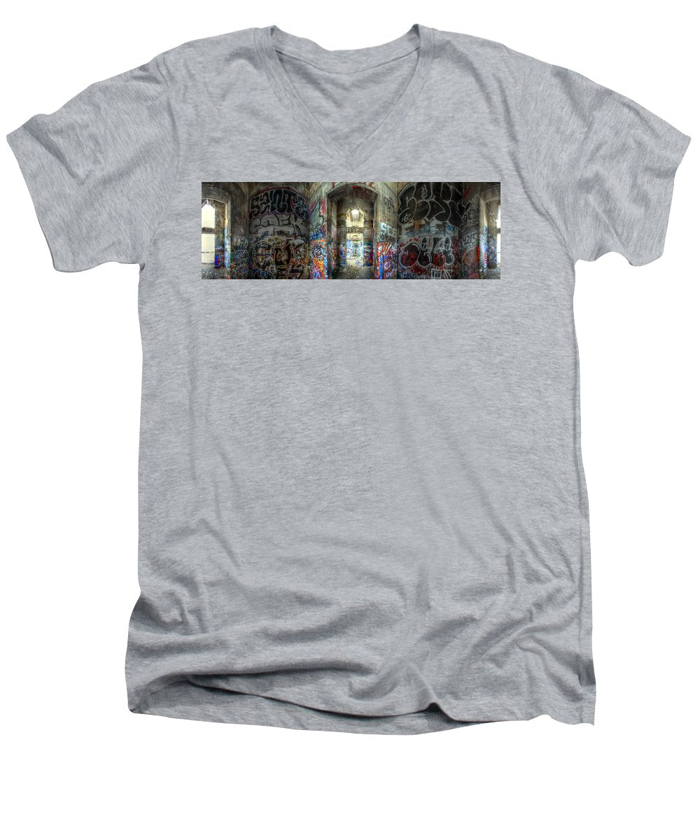 Panorama 3404 Pier 18 aka Graffiti Pier - Men's V-Neck T-Shirt