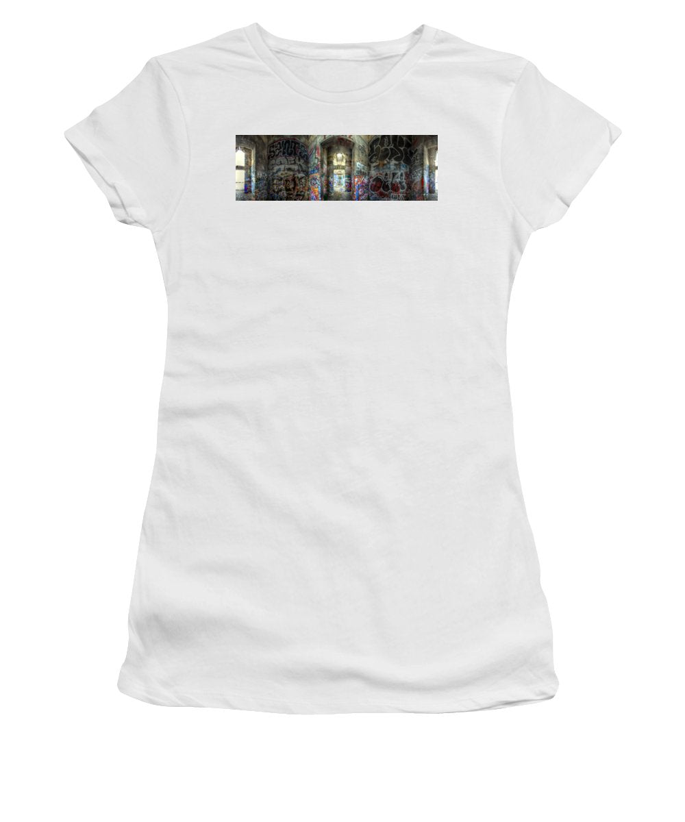 Panorama 3404 Pier 18 aka Graffiti Pier - Women's T-Shirt