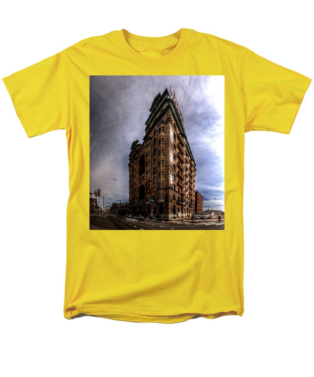 Panorama 3539 The Divine Lorraine Hotel - Men's T-Shirt (Regular Fit)