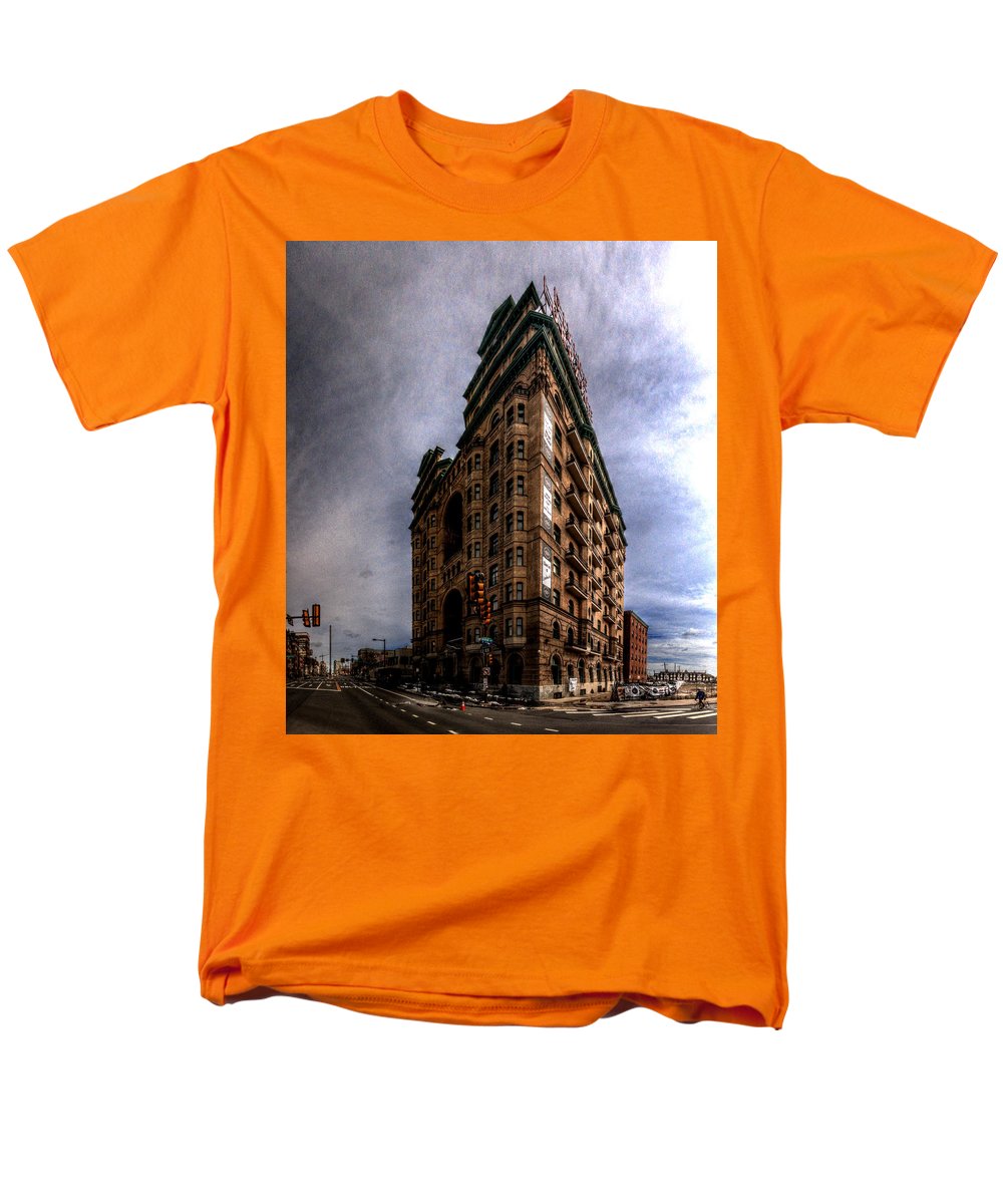 Panorama 3539 The Divine Lorraine Hotel - Men's T-Shirt (Regular Fit)