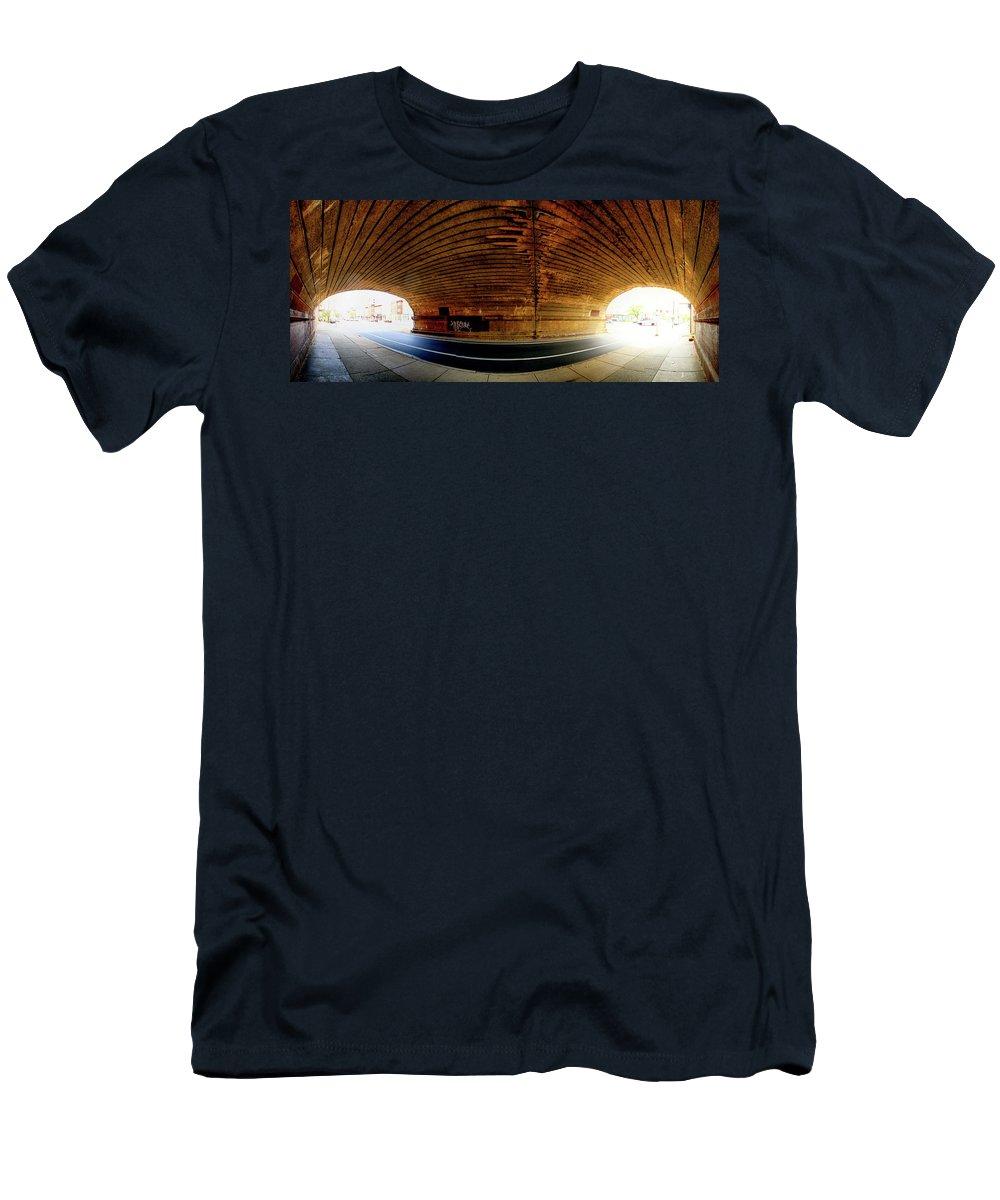 Panorama 3659 Reading Viaduct - T-Shirt