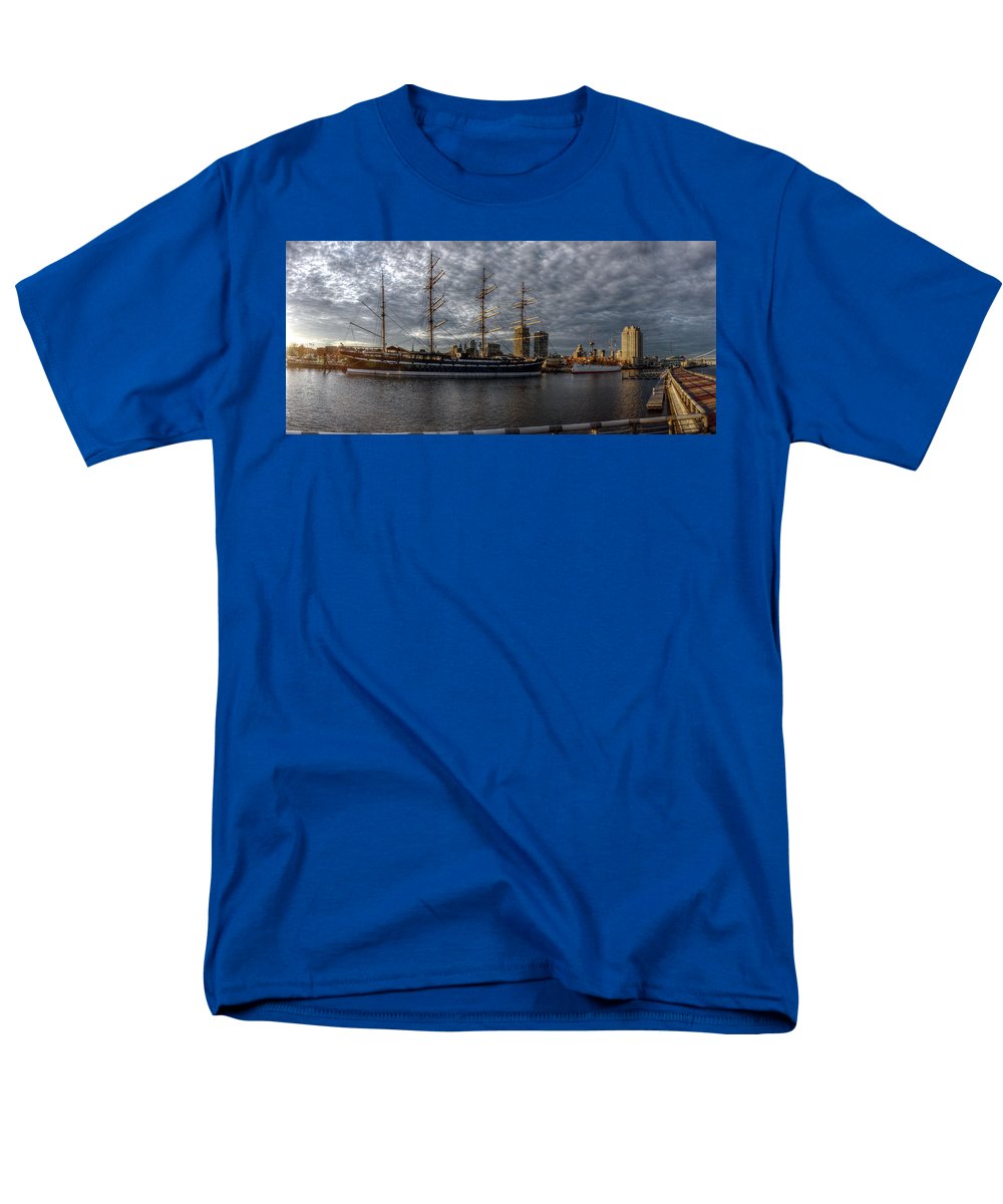 Panorama 2402 Moshulu and Olympia - Men's T-Shirt  (Regular Fit)