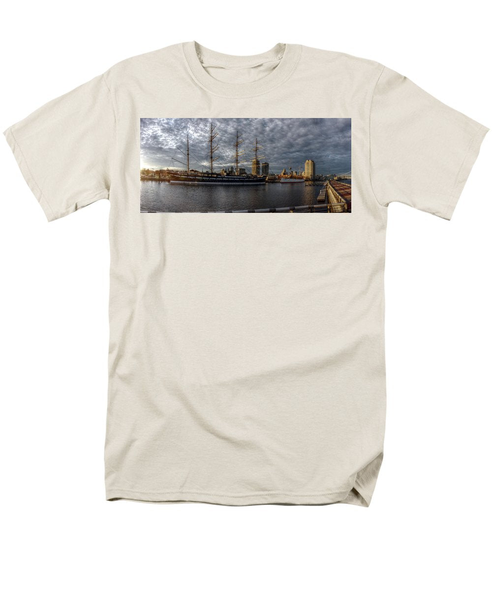 Panorama 2402 Moshulu and Olympia - Men's T-Shirt  (Regular Fit)