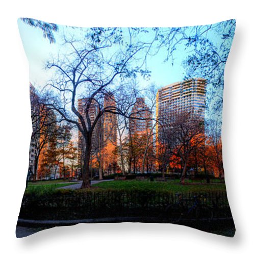 Panorama 2811 Rittenhouse Square - Throw Pillow