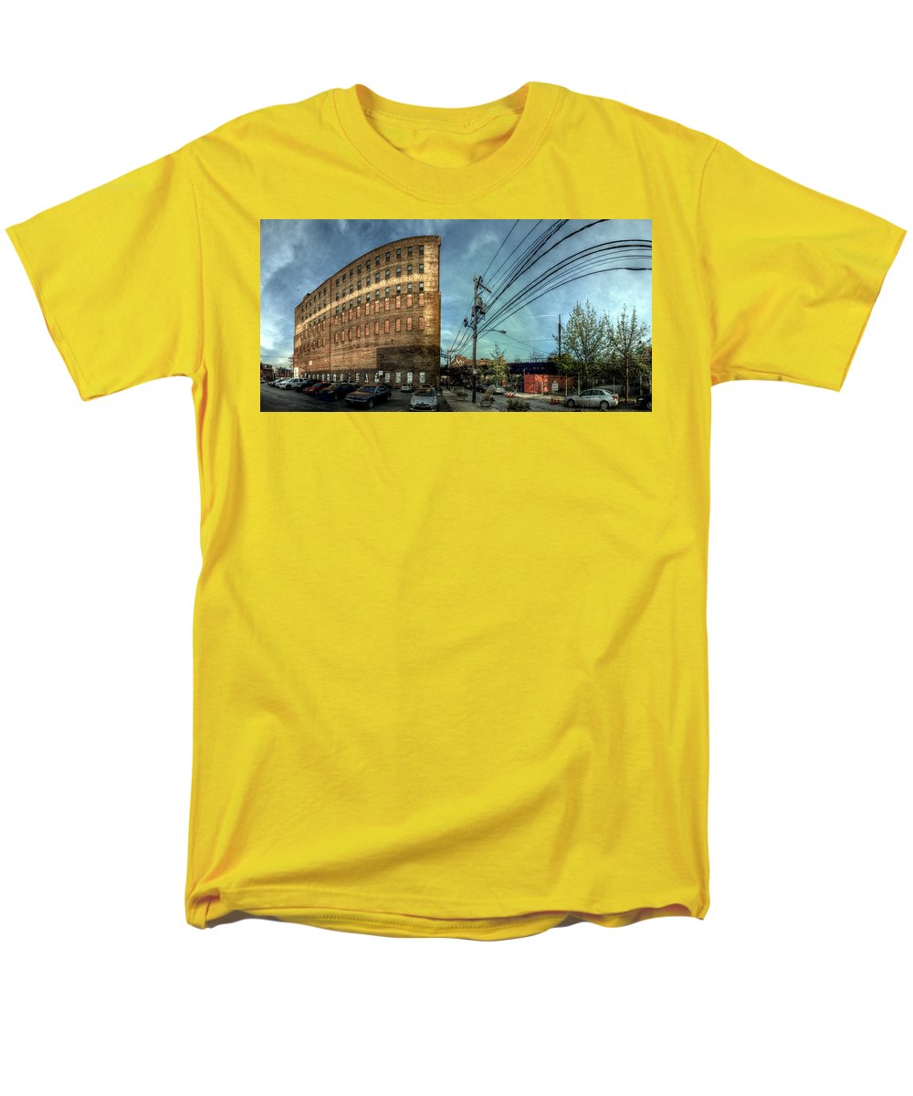 Panorama 3640 Haverford Cycle Company - Men's T-Shirt  (Regular Fit)